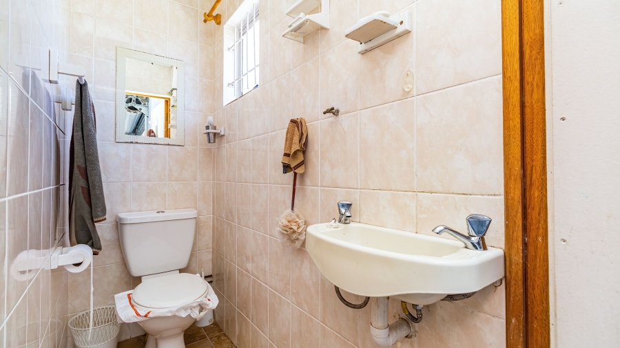 2 Bedroom Property for Sale in Hartenbos Central Western Cape